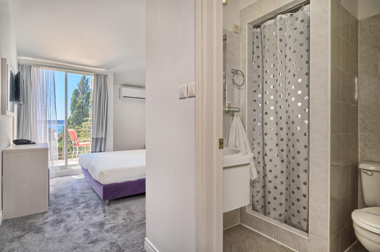 Hotel Aqua - Guest Rooms & Suites Kastela Dış mekan fotoğraf