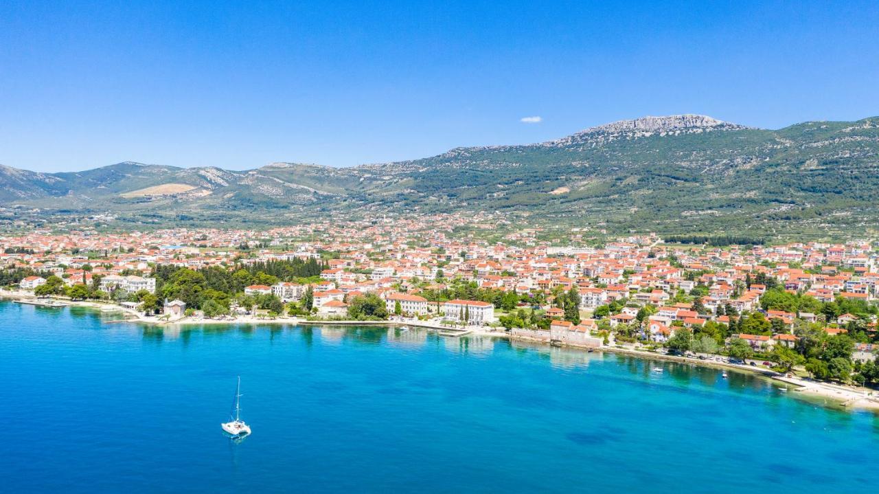 Hotel Aqua - Guest Rooms & Suites Kastela Dış mekan fotoğraf