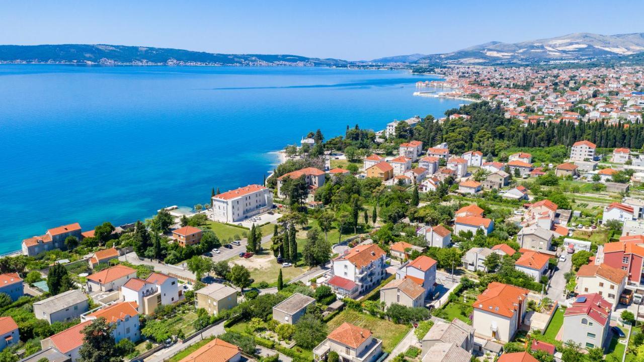 Hotel Aqua - Guest Rooms & Suites Kastela Dış mekan fotoğraf